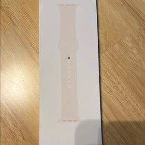Apple watch Sports Band in light blush. S/M, 42mm.